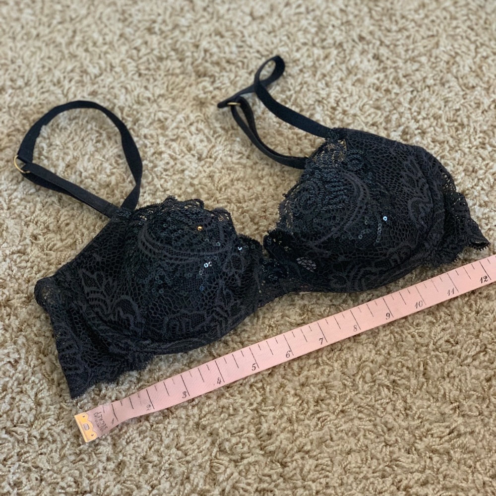 Victoria’s Secret  *VERY SEXY* push up w/o padding